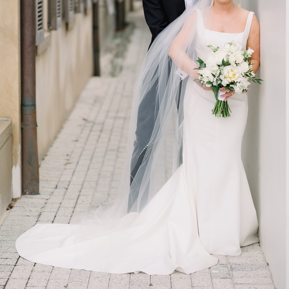 Jane Hill Elegant White Wedding Dress - Picture 4 of 6